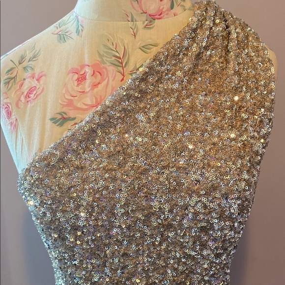 Zara Glittering Silver One-Shoulder Tank Top - Picture 2 of 12